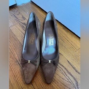 Salvatore Ferragamo kitten heels size 9